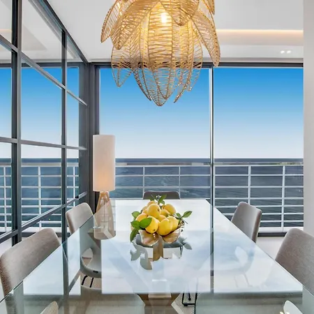 Ocean-view With Access Apartamento